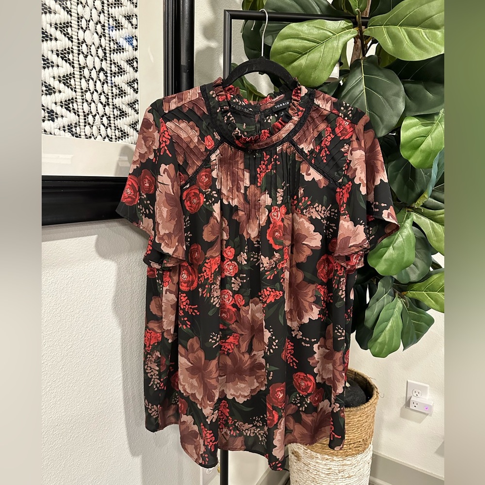 TORRID | Floral Wear to Work/Church Blouse w/ Smocked Neckline